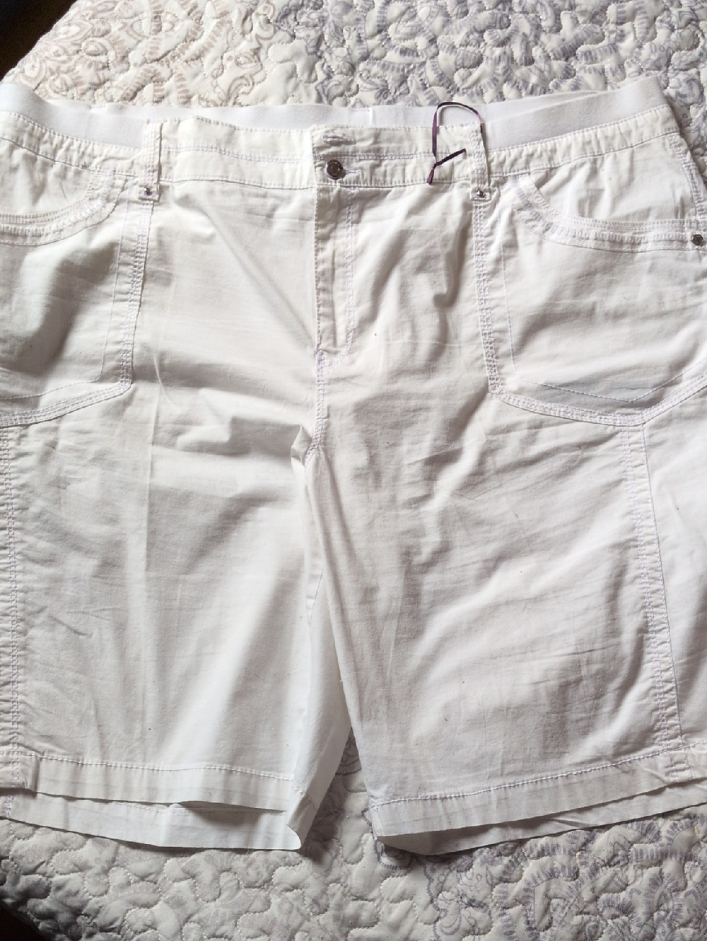Gloria Vanderbilt White Women's Shorts
